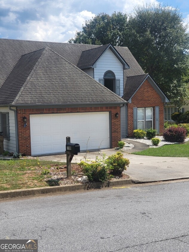 Primary Photo - 7700 Lakeshore Ct