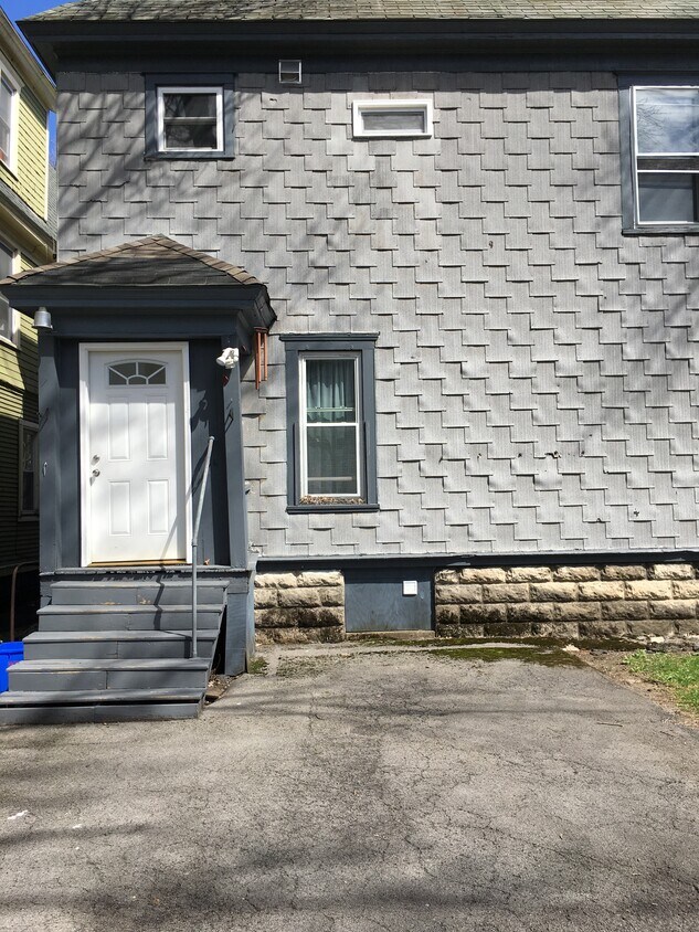Primary Photo - 624 Westcott St