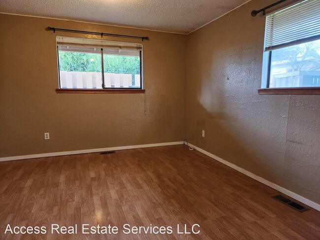 Foto del edificio - 3 br, 2 bath House - 2940 West Maplewood Ave