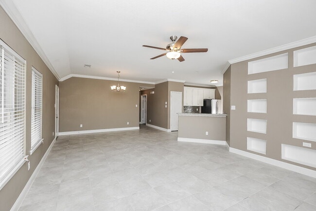 Foto del edificio - 811 N Ridge Dr