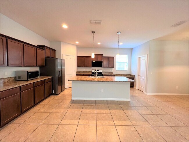 Foto del edificio - GORGEOUS SINGLE FAMILY HOME!