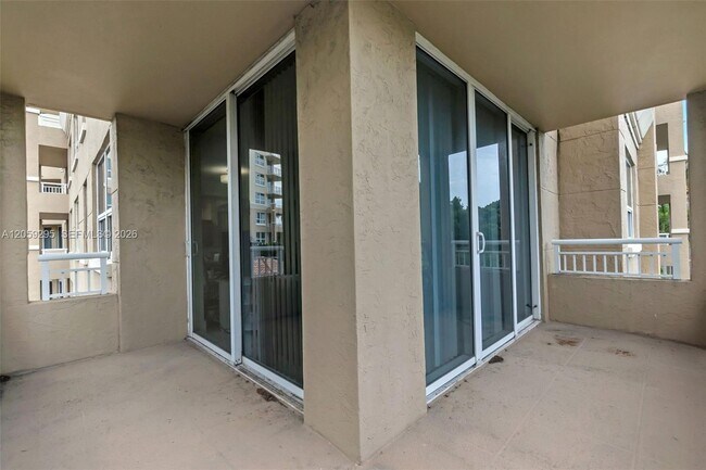 Foto del edificio - 19501 W Country Club Dr