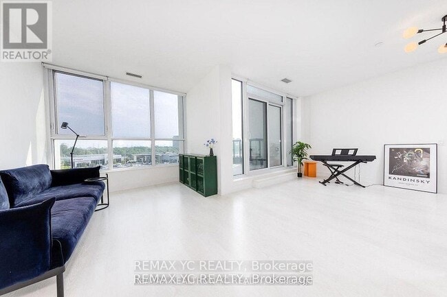 Photo du bâtiment - 20 Inn On The Pk Dr