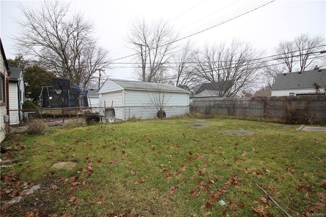 Building Photo - 21813 Rosedale St