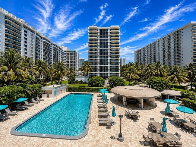 Building Photo - 2401 Collins Ave