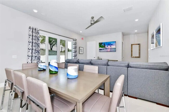 Foto del edificio - 7740 Sandy Ridge Dr
