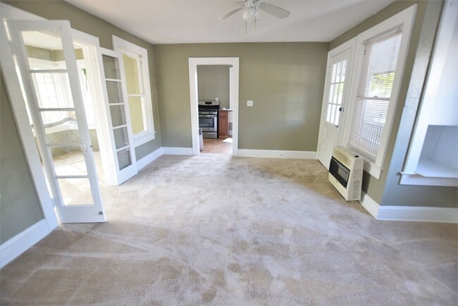 Photo - Bright Top-Floor 1 Bedroom in the Heart of... Apartment