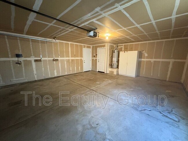 Building Photo - 5520 W La Vida Ct