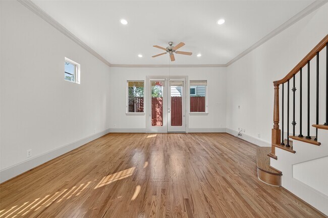 Foto del edificio - 931 W 23rd St