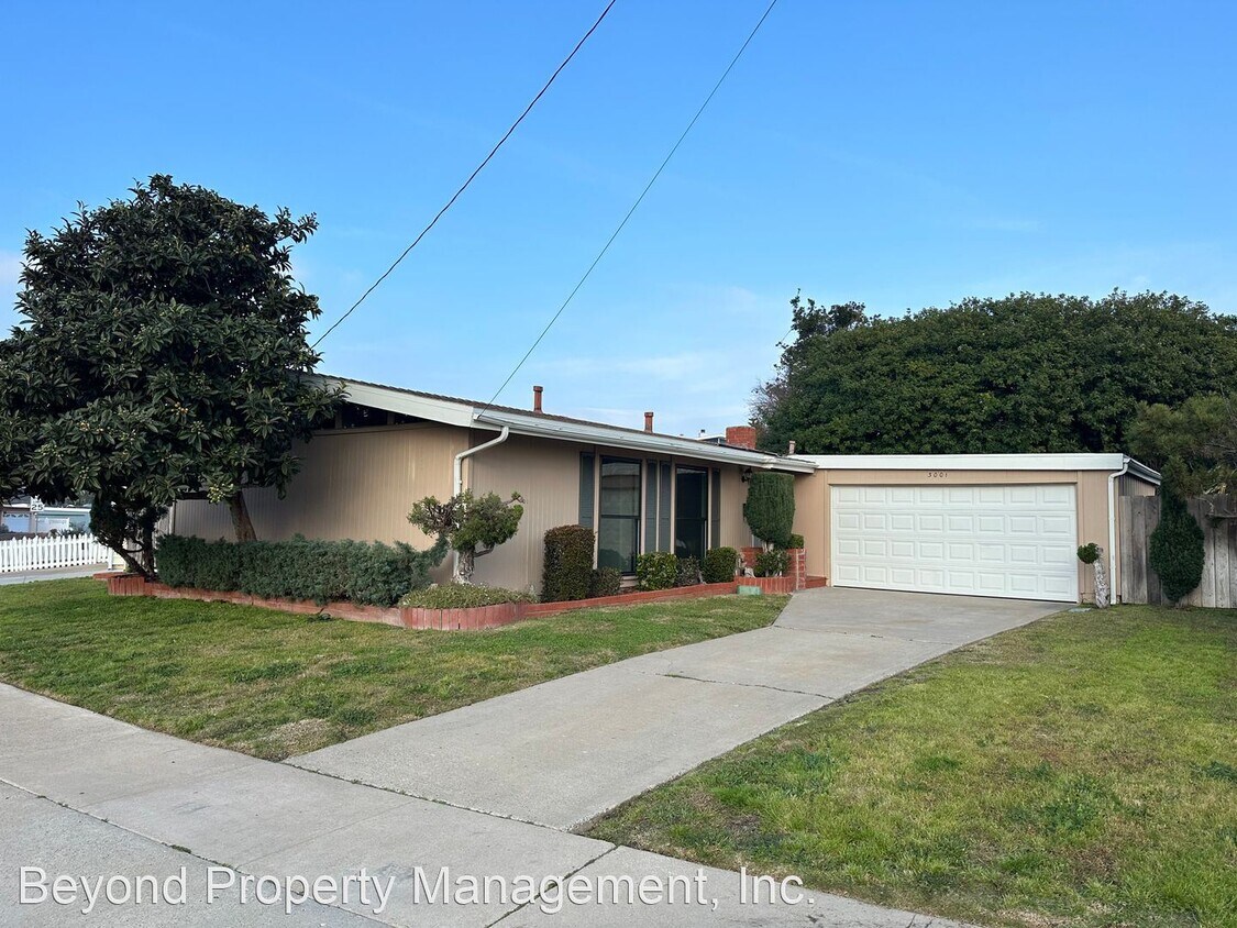 Foto principal - 3 br, 2 bath House - 3001 Admiral Ave