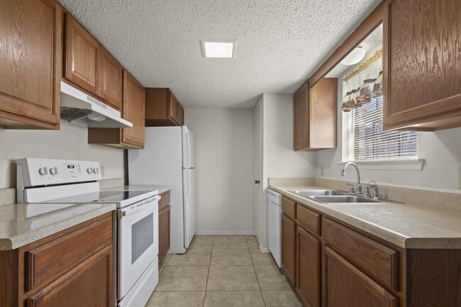Building Photo - 85 E Caldwood Dr