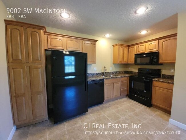 Building Photo - 9002 SW MacIntosh-