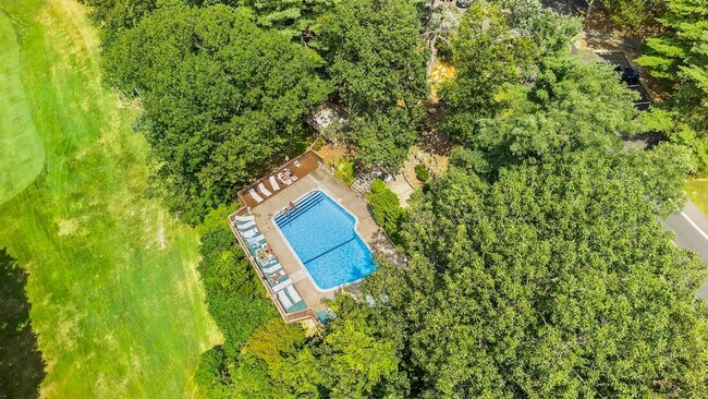 Foto del edificio - 43 Great Meadow Ln