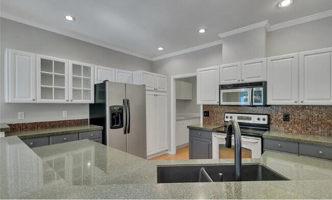 Foto del edificio - 8804 71 St Ct SW