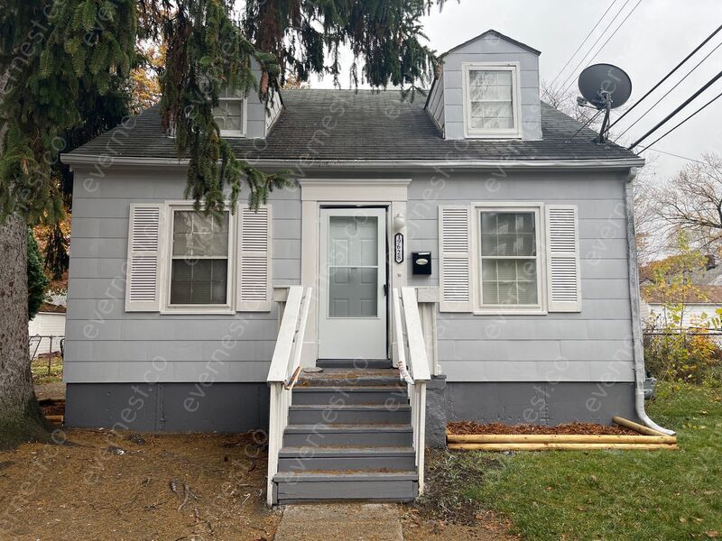19628 Elkhart St, Harper Woods, MI 48225 House Rental in Harper Woods