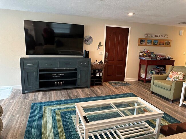 Foto del edificio - 745 Eldorado Ave