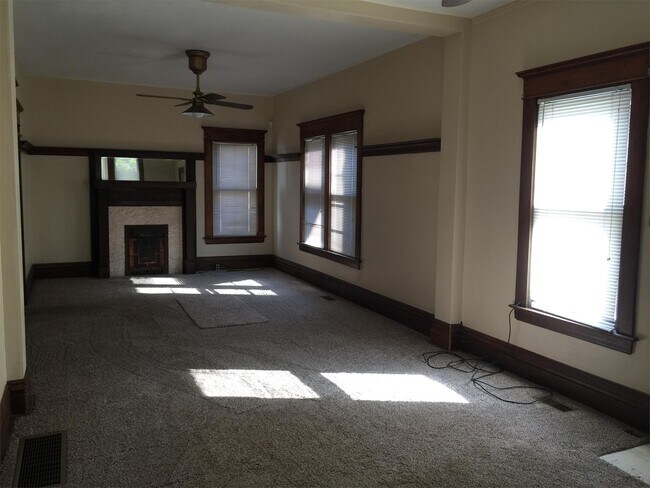 Building Photo - 1222 9th St
