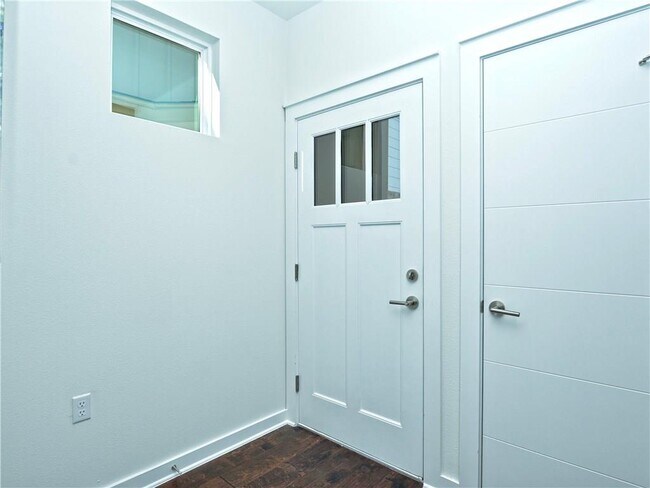 Building Photo - 8944 Parker Ranch Cir