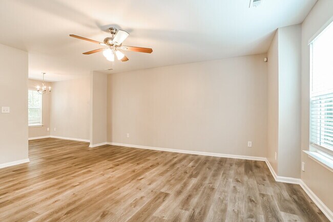 Foto del edificio - 8160 Ottawa Ln