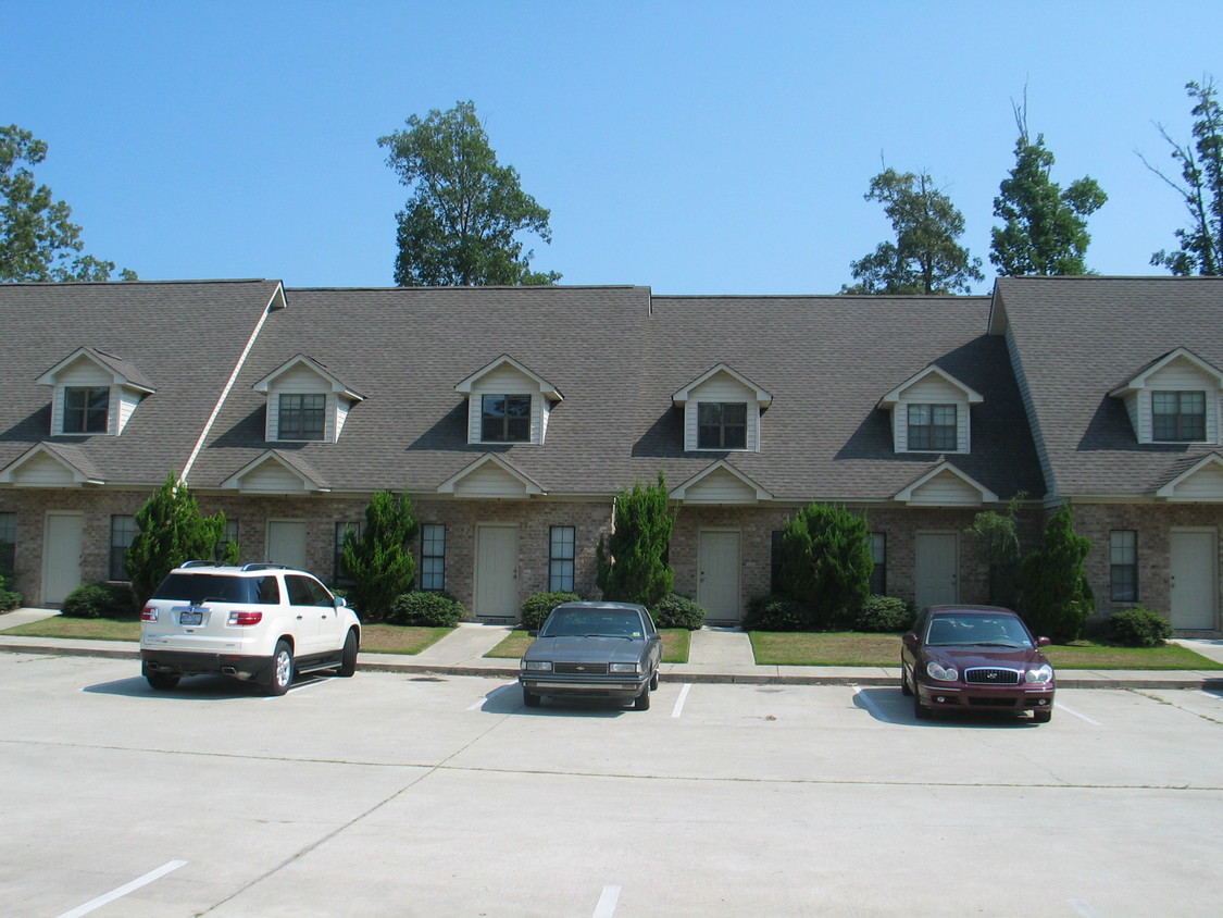 Primary Photo - Magnolia Trace Townhomes