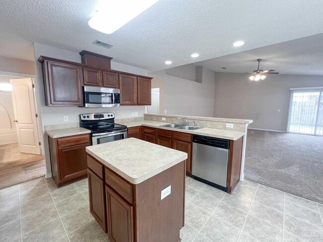 Building Photo - 705 Mozingo Ln