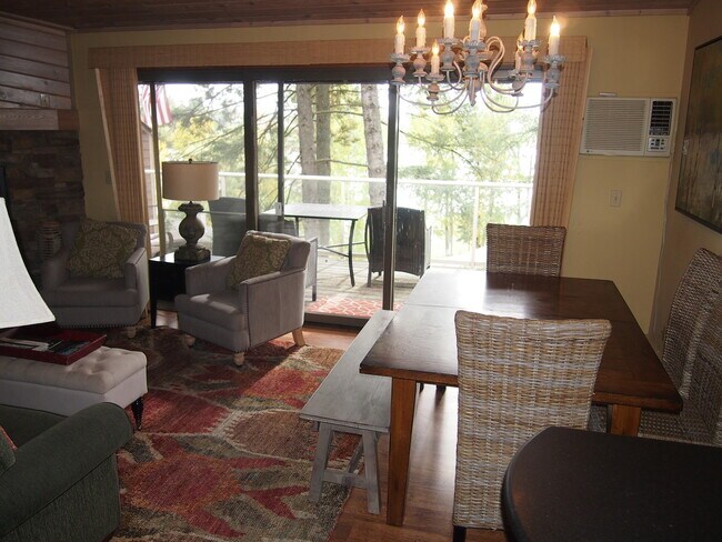 Foto del edificio - 2 Bedroom 2 bath, Hillside Whitefish Lake Condo
