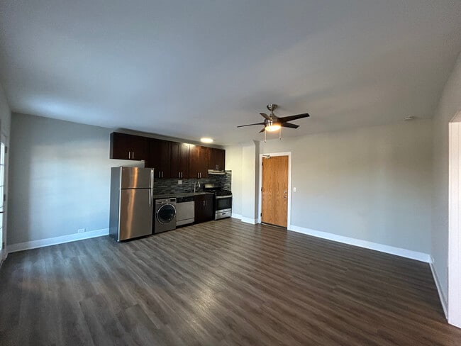 Building Photo - 730 Judson Ave
