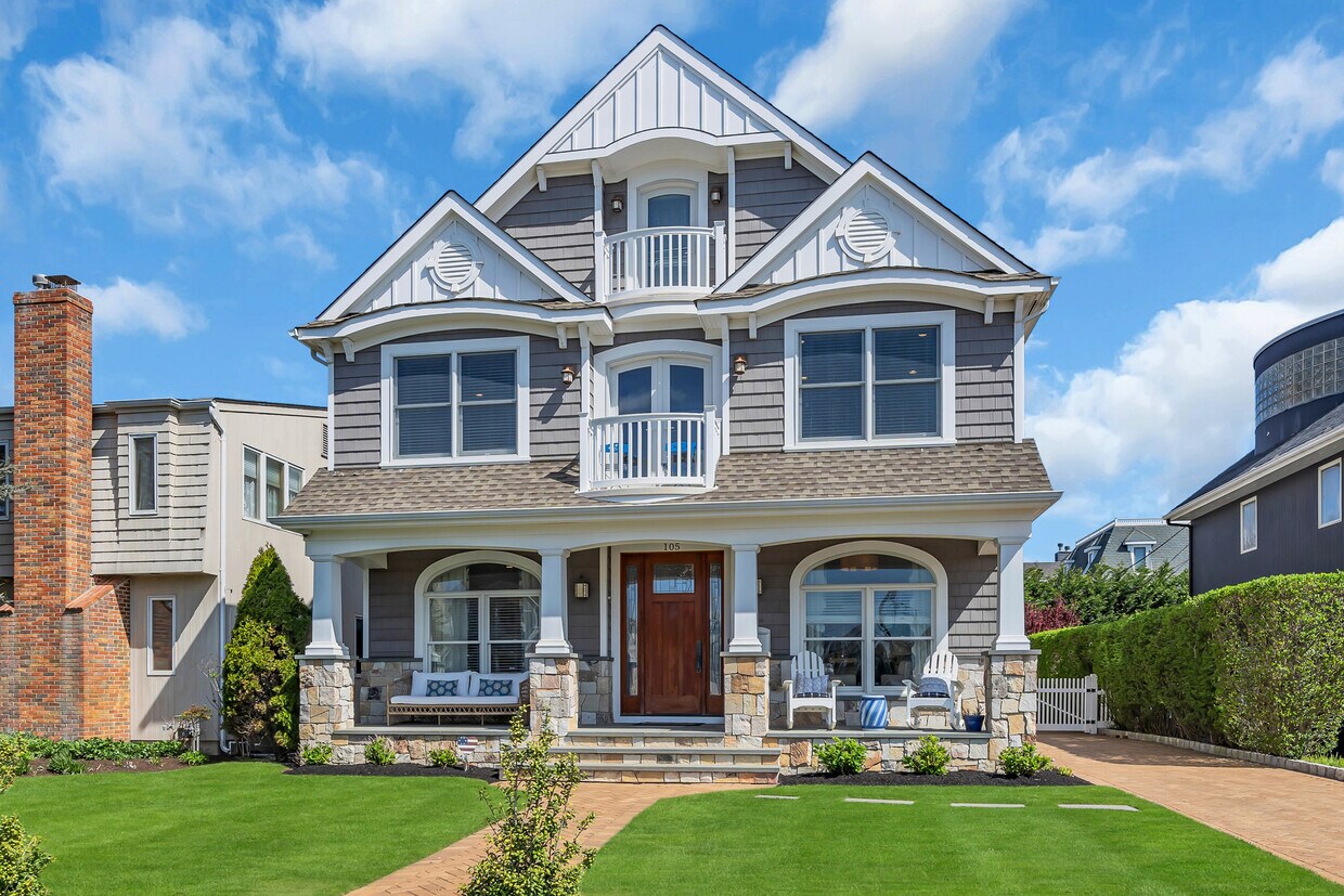 Primary Photo - 105 Beacon Blvd