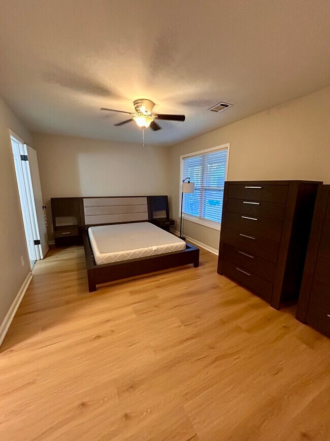 Foto del edificio - 117 Jennifer Ln SW