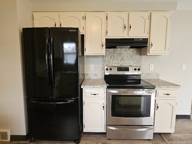 Building Photo - 608 Sunflower Dr