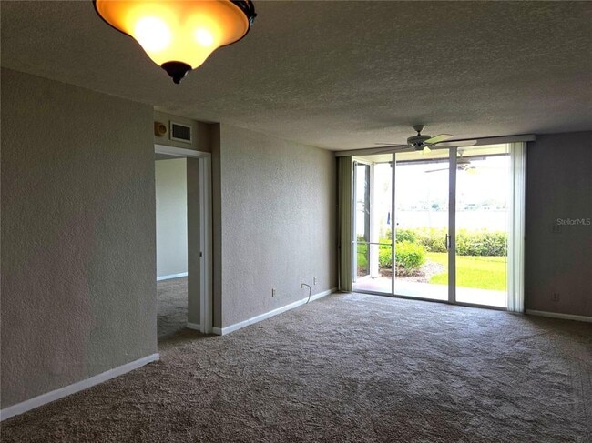 Building Photo - 5801 Bahia Del Mar Cir N