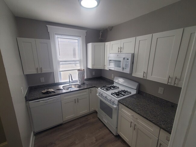 Photo - 738 Washington St Apartment