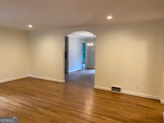 Foto del edificio - 2021 Woodbine Terrace NE