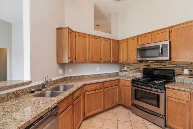 Building Photo - 936 Manor Dr