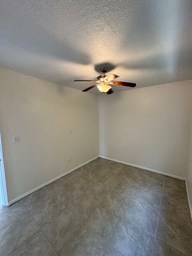 Foto del edificio - 4366-4368 Felton St
