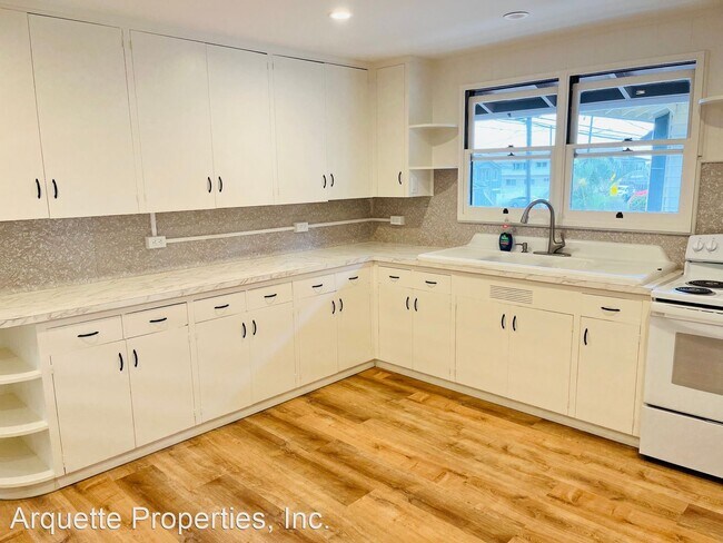 Foto del edificio - 3 br, 1.5 bath House - 2358 Liliha Street