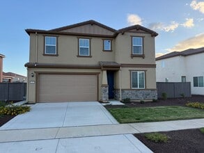 Building Photo - 1080 Lost Creek Ranch Dr