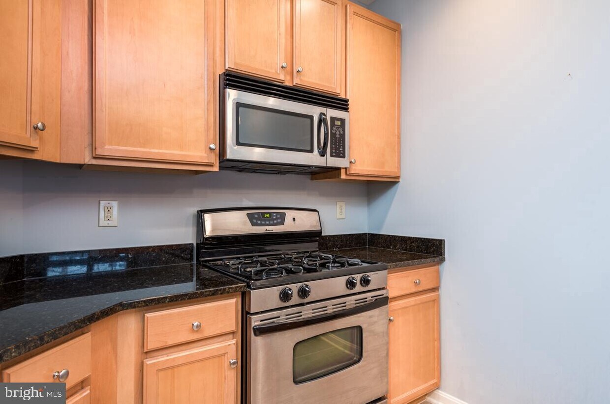 2665 Prosperity Ave Unit 249, Fairfax, VA 22031 Condo for Rent in