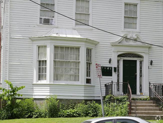 Building Photo - 115 S Lake Ave