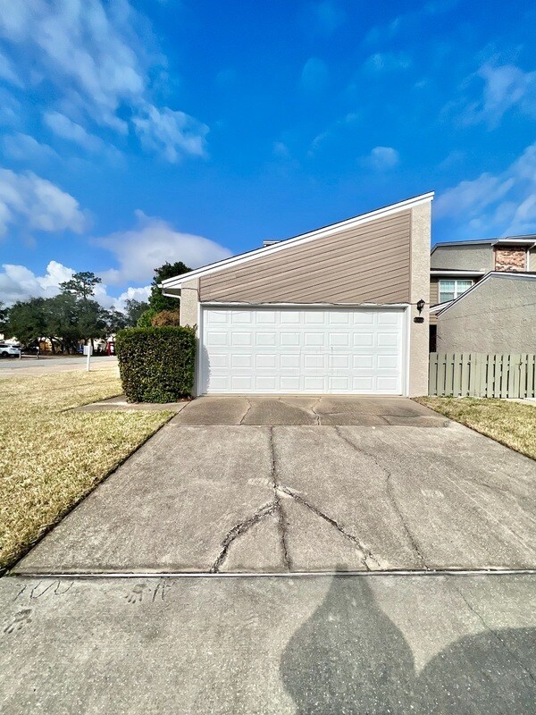 1011 4th Ave, Shalimar, FL 32579 House Rental in Shalimar, FL