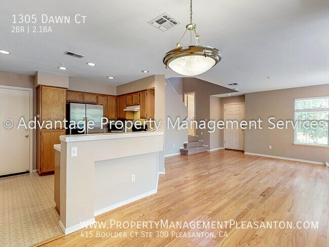 Foto del edificio - 1305 Dawn Ct