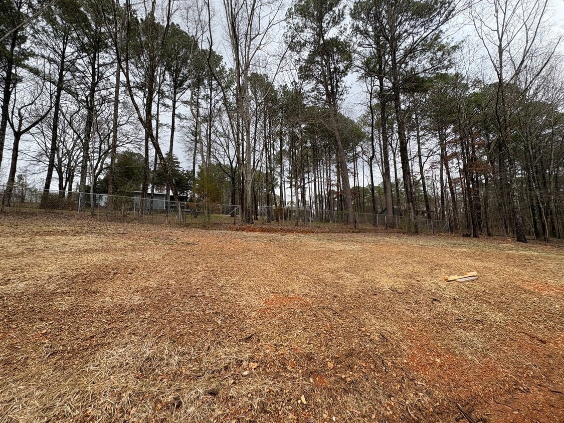 Building Photo - For Rent