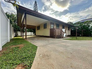 Building Photo - 390 Auhana Rd