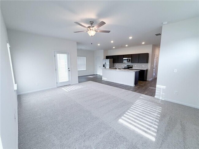Foto del edificio - 145 Red Oak Ln