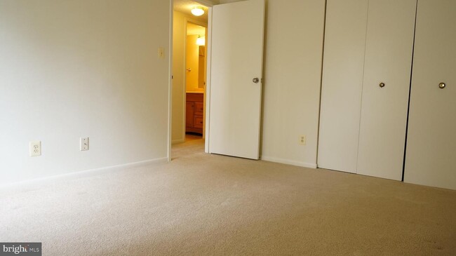Building Photo - 11808 Breton Ct