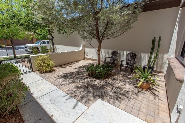 Building Photo - 4700 S Fulton Ranch Blvd