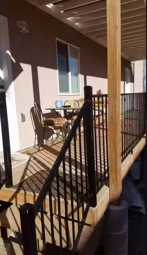 Deck - 6010 Oak St