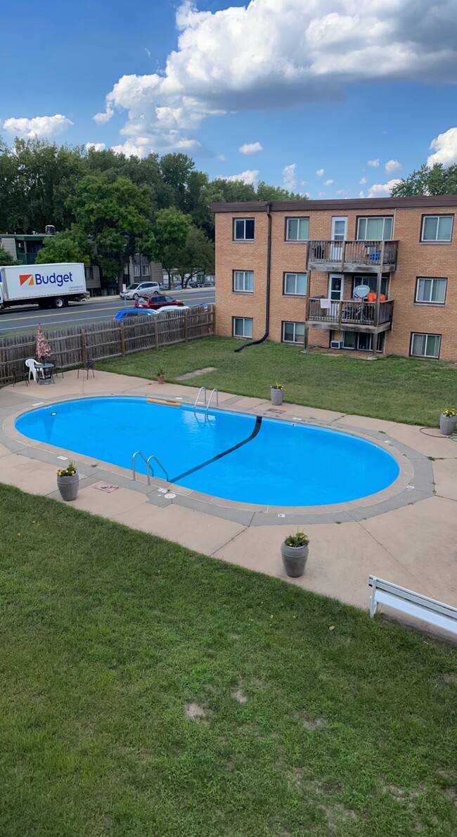 Pool view - Hyde Park Apts