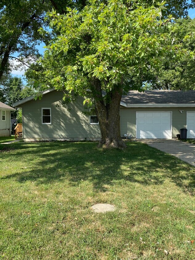 Primary Photo - 1214 Elm Hills Blvd