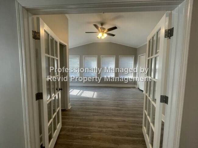 Building Photo - 3523 Barwood Cir.